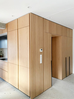 reforma de cocina en oiartzun. detalle de los muebles integrados