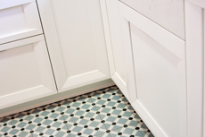 reforma de cocina en oiartzun. detalle del suelo con baldosa hidraulica